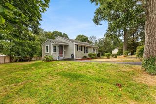 85 Maple St, Bourne, MA 02532