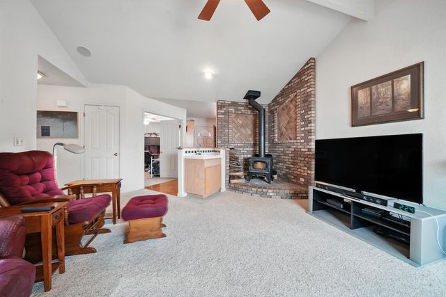 31 Willet Ct, Wallace, CA 95254