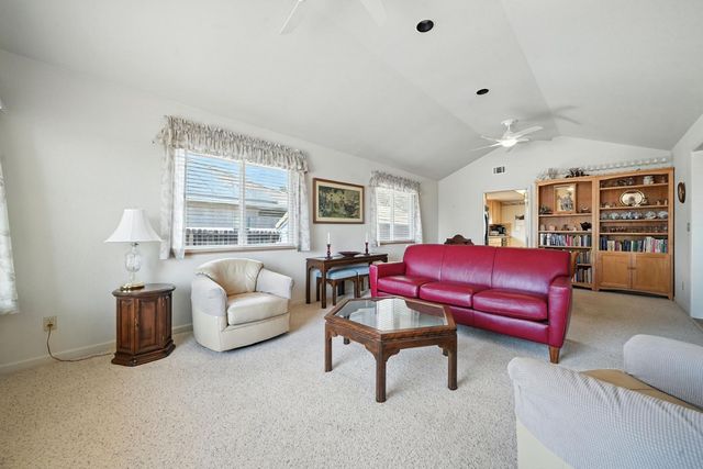 31 Willet Ct, Wallace, CA 95254