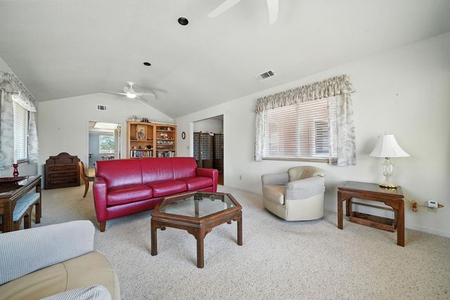 31 Willet Ct, Wallace, CA 95254