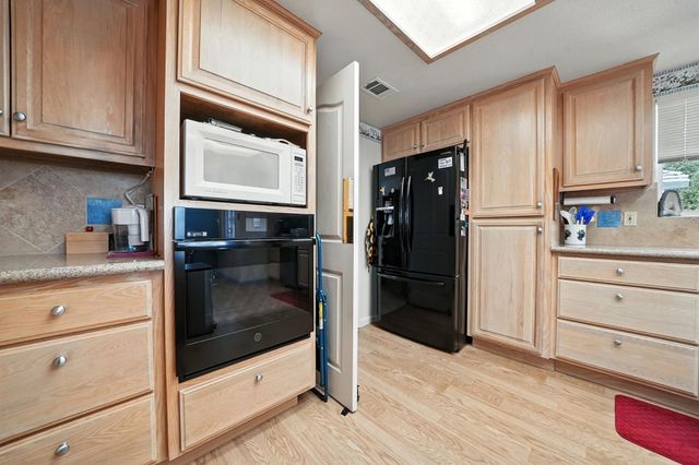 31 Willet Ct, Wallace, CA 95254