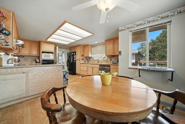 31 Willet Ct, Wallace, CA 95254