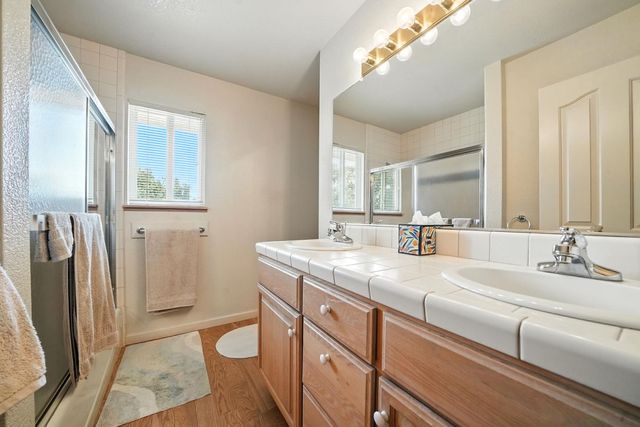 31 Willet Ct, Wallace, CA 95254