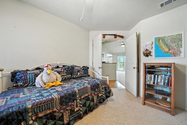 31 Willet Ct, Wallace, CA 95254