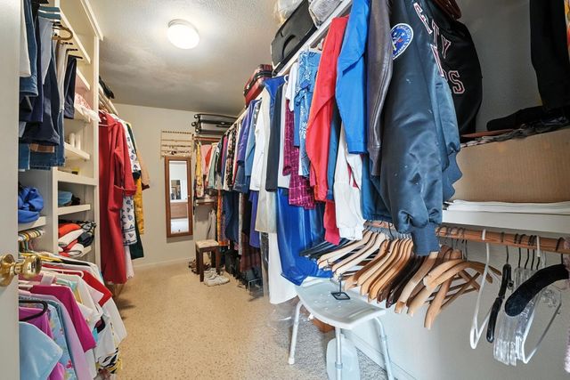 31 Willet Ct, Wallace, CA 95254