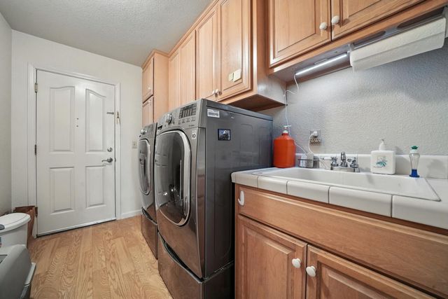 31 Willet Ct, Wallace, CA 95254