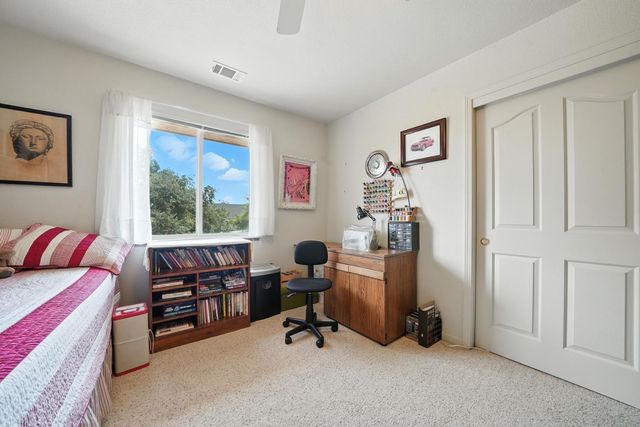 31 Willet Ct, Wallace, CA 95254