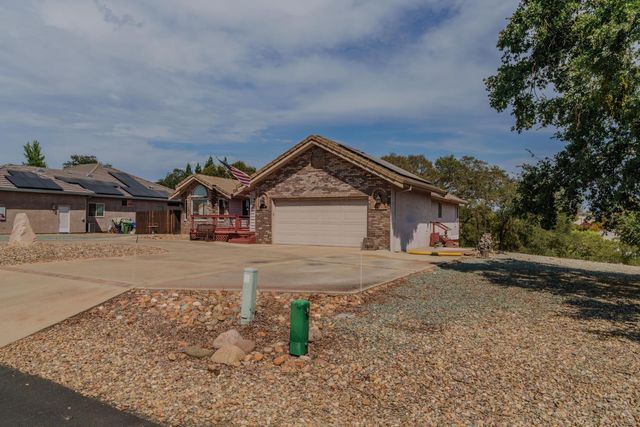 31 Willet Ct, Wallace, CA 95254