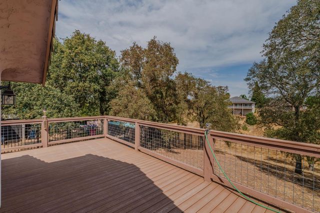 31 Willet Ct, Wallace, CA 95254