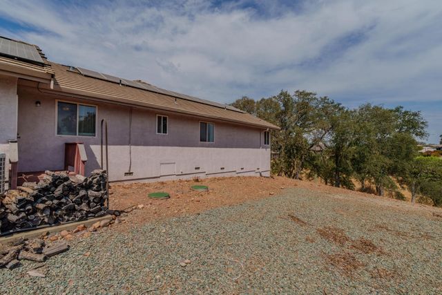 31 Willet Ct, Wallace, CA 95254