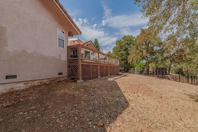 31 Willet Ct, Wallace, CA 95254