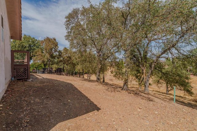 31 Willet Ct, Wallace, CA 95254