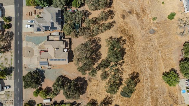 31 Willet Ct, Wallace, CA 95254