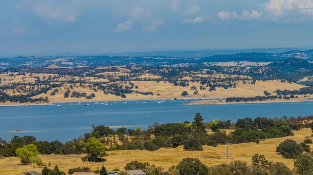 31 Willet Ct, Wallace, CA 95254