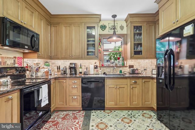 411 W 3RD ST, Moorestown, NJ 08057