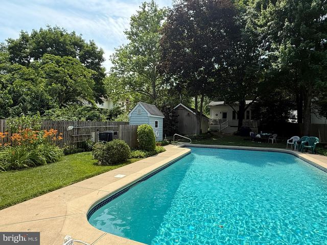 411 W 3RD ST, Moorestown, NJ 08057