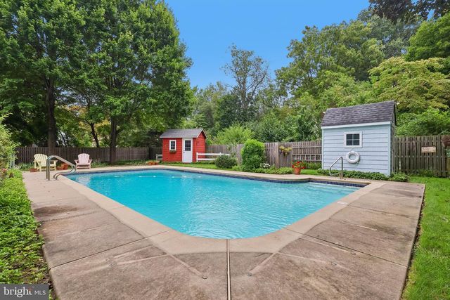 411 W 3RD ST, Moorestown, NJ 08057