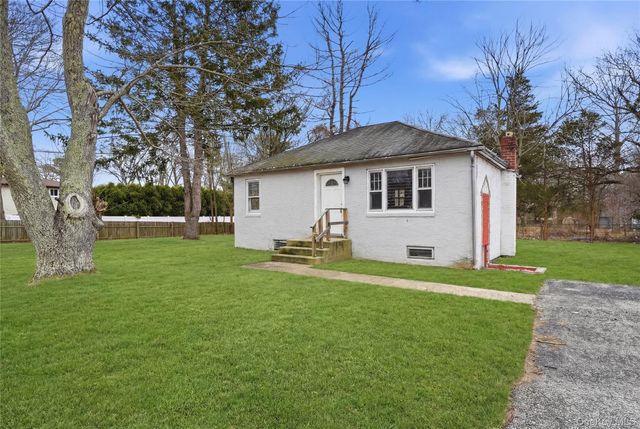 20 Wilson Avenue, Nesconset, NY 11767