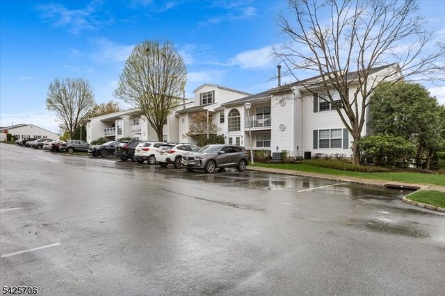 75 Crestview Ln, Mount Arlington Boro, NJ 07856