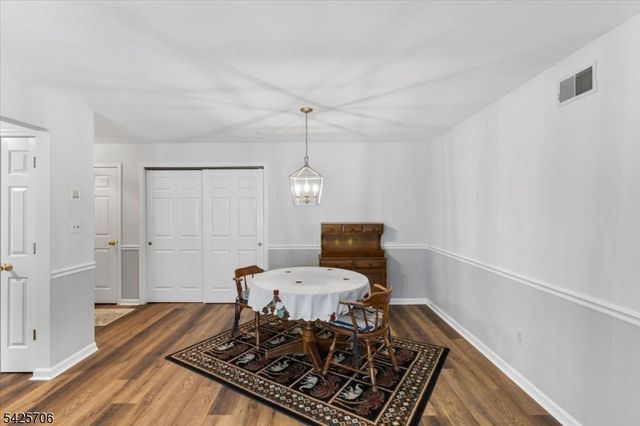 75 Crestview Ln, Mount Arlington Boro, NJ 07856