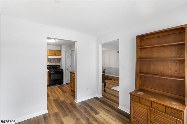 75 Crestview Ln, Mount Arlington Boro, NJ 07856