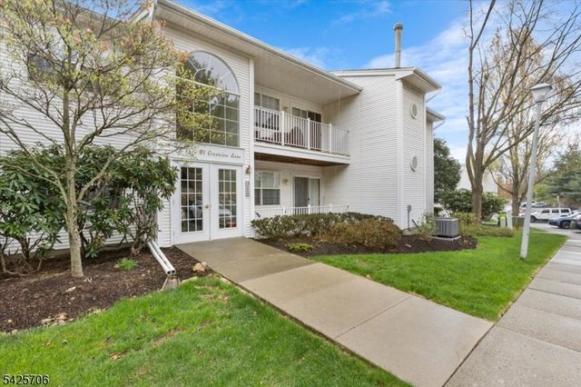 75 Crestview Ln, Mount Arlington Boro, NJ 07856