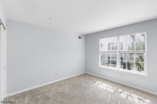 75 Crestview Ln, Mount Arlington Boro, NJ 07856