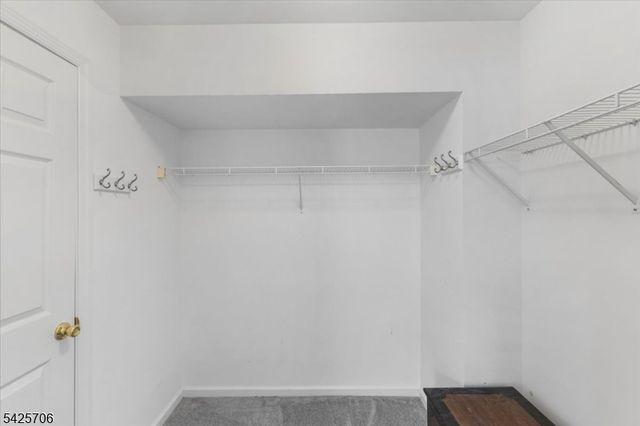 75 Crestview Ln, Mount Arlington Boro, NJ 07856