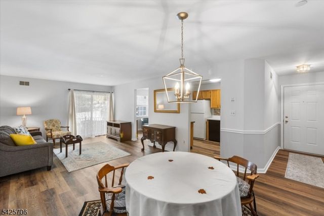 75 Crestview Ln, Mount Arlington Boro, NJ 07856