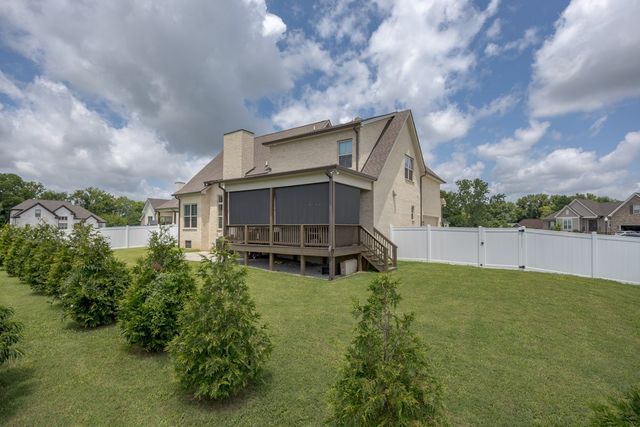1002 Pheasant Run Ct, Spring Hill, TN 37174