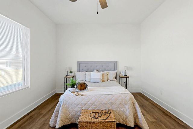 3821-3823 S Bluelake Ct, Wichita, KS 67215