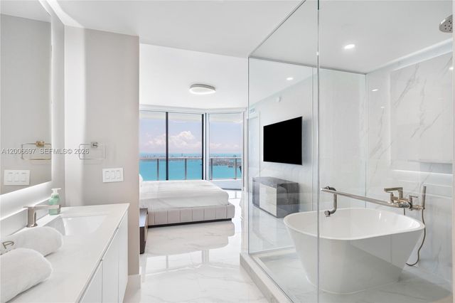 700 NE 24th ST 5407, Miami, FL 33137