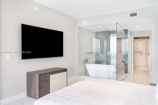 700 NE 24th ST 5407, Miami, FL 33137