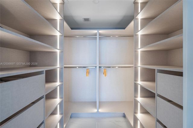 700 NE 24th ST 5407, Miami, FL 33137