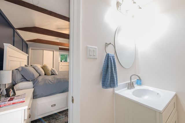 28 Brigantine Cir, Plymouth, MA 02360