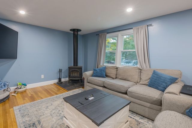 28 Brigantine Cir, Plymouth, MA 02360