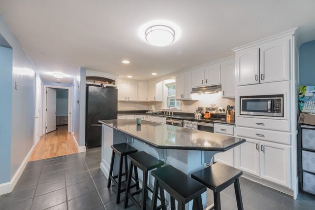 28 Brigantine Cir, Plymouth, MA 02360