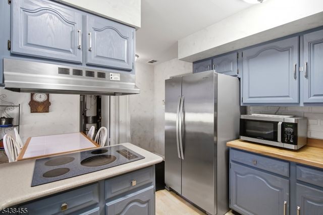 13 Abbott Rd, Franklin Twp., NJ 08873