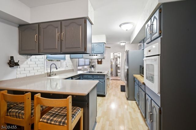 13 Abbott Rd, Franklin Twp., NJ 08873