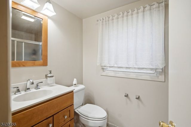 13 Abbott Rd, Franklin Twp., NJ 08873