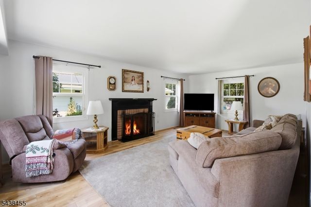 13 Abbott Rd, Franklin Twp., NJ 08873