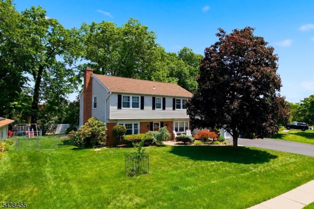 13 Abbott Rd, Franklin Twp., NJ 08873