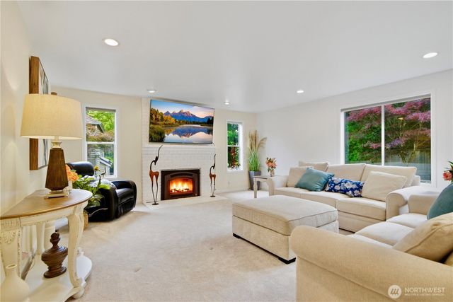 23030 NE 13th Street, Sammamish, WA 98074