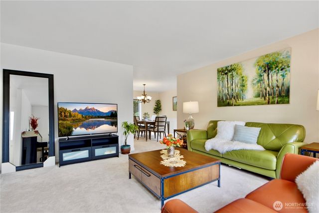 23030 NE 13th Street, Sammamish, WA 98074