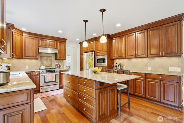 23030 NE 13th Street, Sammamish, WA 98074