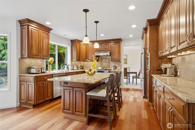23030 NE 13th Street, Sammamish, WA 98074
