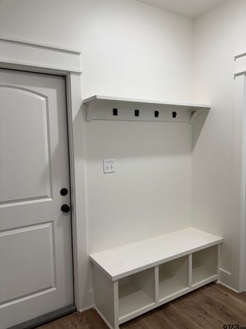 21053 County Road 26, Tyler, TX 75705