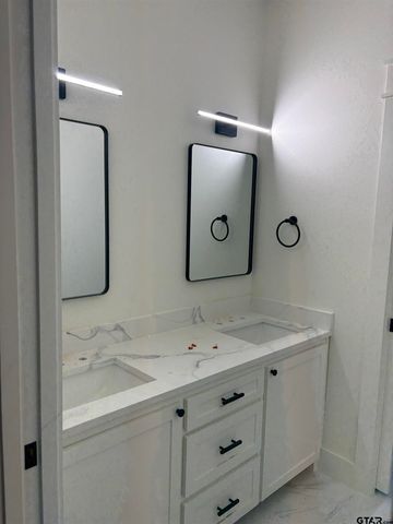 21053 County Road 26, Tyler, TX 75705