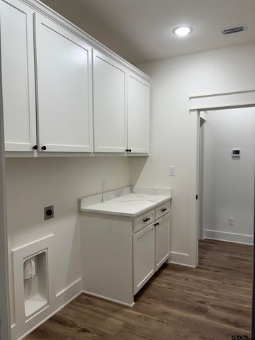 21053 County Road 26, Tyler, TX 75705