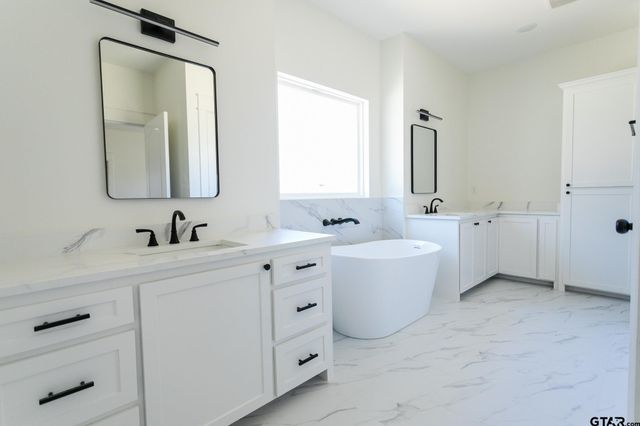 21053 County Road 26, Tyler, TX 75705